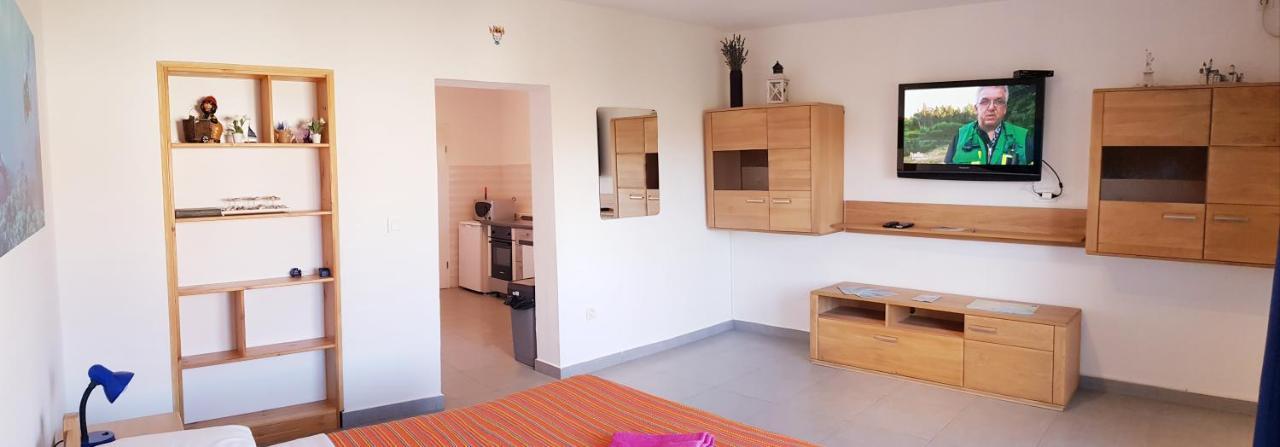 Apartmani Zem, Krk Krk Town Exteriör bild