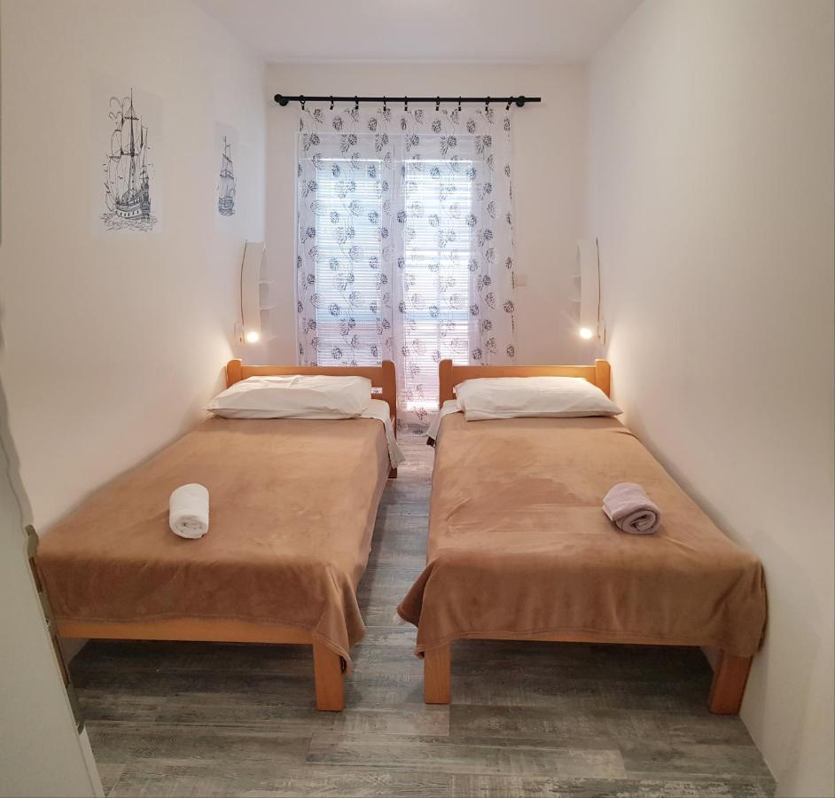 Apartmani Zem, Krk Krk Town Exteriör bild